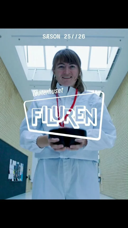 Sæson 25/26 har budt på mange store oplevelser, små øjeblikke og masser af teaterglæde 🎭❤

Tak til alle jer, der har fyldt huset med god energi, historier, kreativitet og klapsalver.
Vi glæder os til at skabe endnu flere minder, oplevelser og teaterøjeblikke sammen med jer på den anden side af sommerferien ☀️

Vi ses i sæson 26/27!

📸:
@vognaes 
@jacob.stage 
@permortenabrahamsen 
@sartdanseteater 
@aabendans 
@bobbiloproduktion 
@frankandwilddk