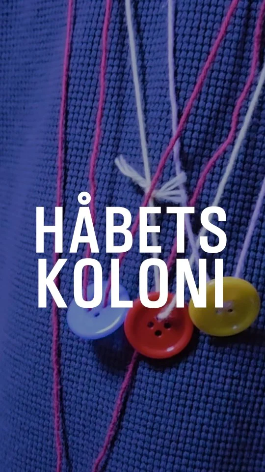 På Håbets Koloni er det ikke kun "solskin og regnbuer" - der er også plads til både frygten og håbet, og verdens sejeste børn tager publikum med hele vejen ☀️🌈

Du kan lige nå at opleve forestillingen - sidste dag er søndag d. 13. september!
Se spilletider og find billetter på filuren.dk 🎟