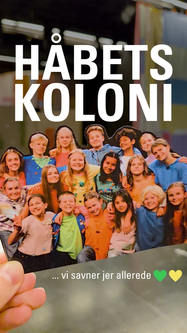 Der er usædvanligt stille på Filuren i dag...
HÅBETS KOLONI har nu spillet sin sidste forestilling for denne omgang. En særlig tak til vores fantastiske hold, som har delt deres håb for fremtiden med både børn og voksne, der besøgte kolonien.
Heldigvis ser vi mange af børnene igen på vores kulturskolehold (hvilket er godt, for dem savner vi allerede) 💚💛